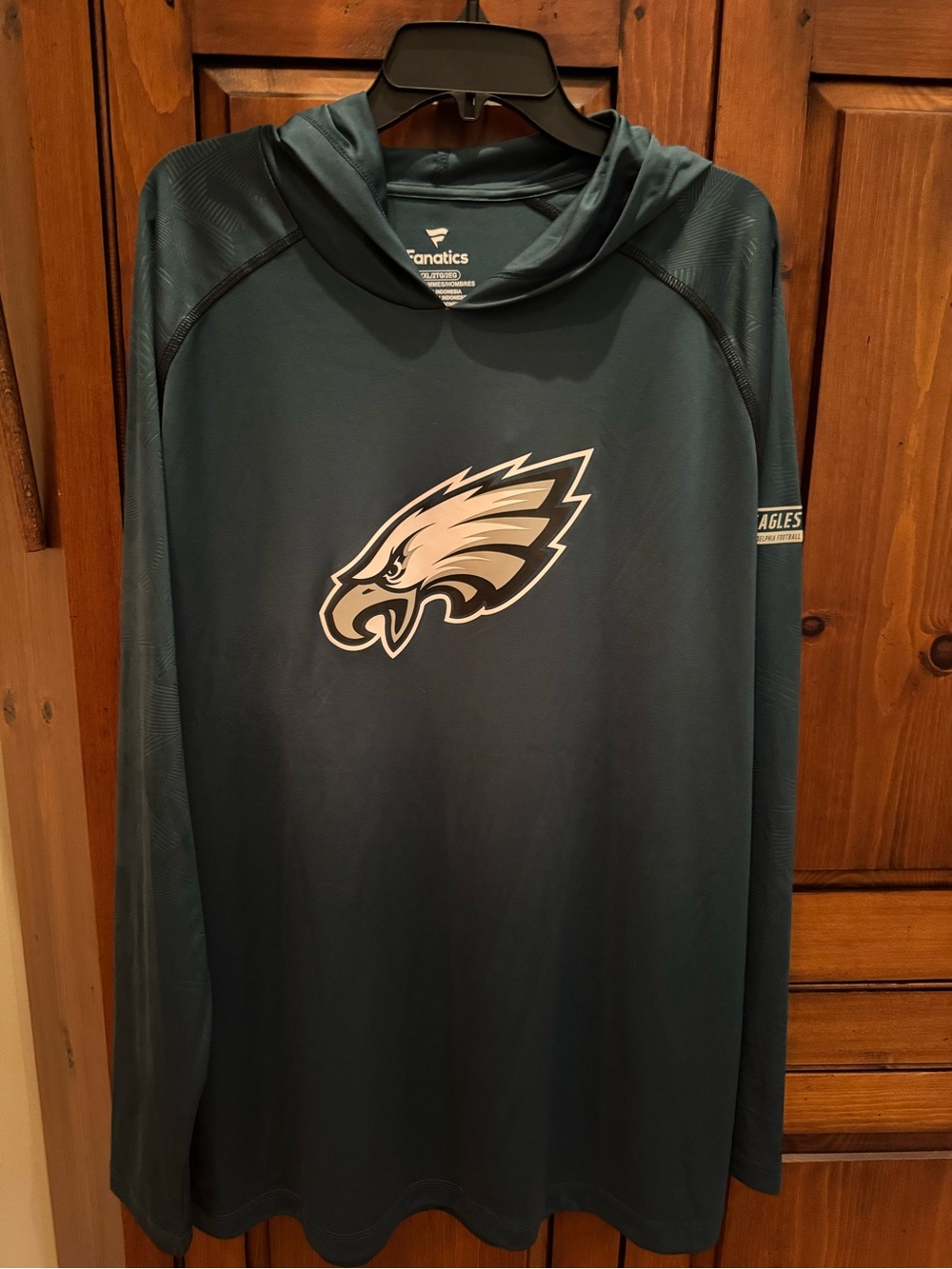 Fanatics XXL Philadelphia Eagles Teal Performance Hooded Long-Sleeve Shirt. NWOT